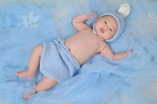 汉川宝宝吐奶黄色