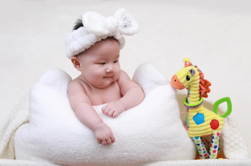 汉川宝宝几个月翻身